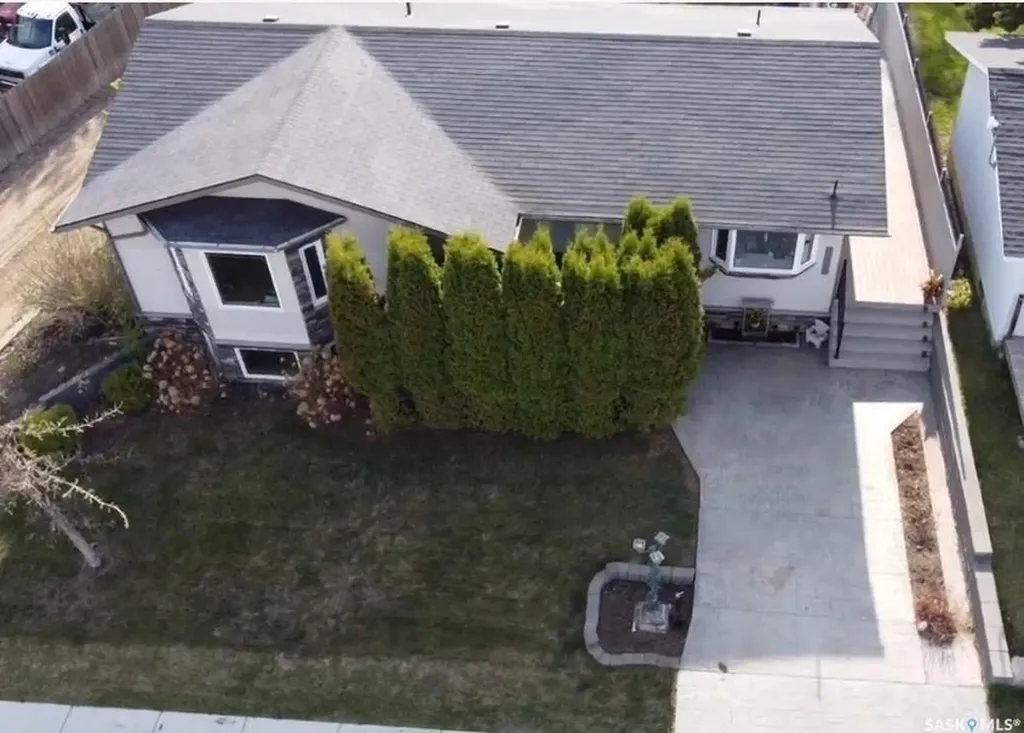 4702 Leader Street Macklin SK S0L 2C0