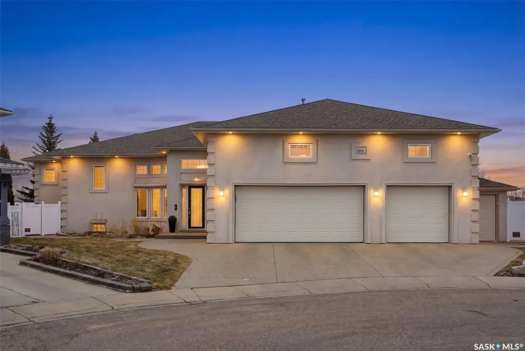 3270 Windsor Park Crescent Regina SK S4V 3B2