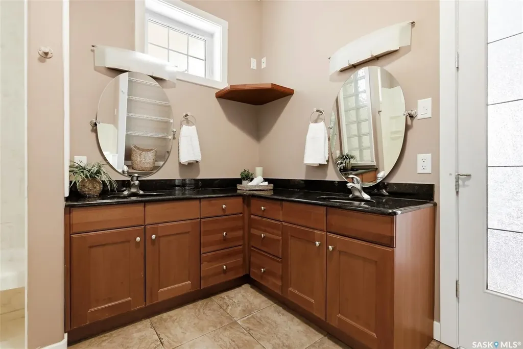 3270 Windsor Park Crescent Regina SK S4V 3B2