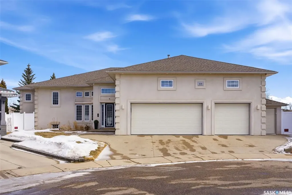 3270 Windsor Park Crescent Regina SK S4V 3B2