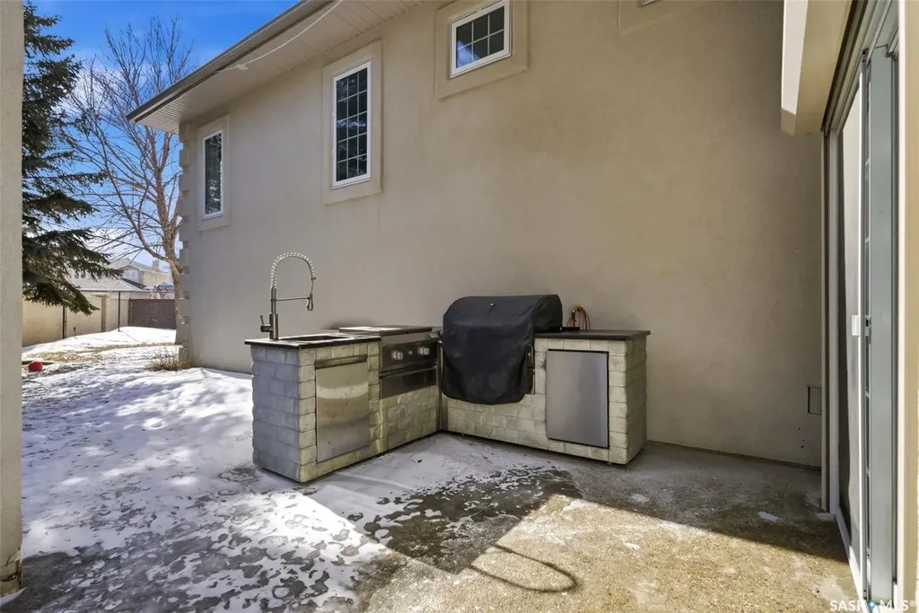3270 Windsor Park Crescent Regina SK S4V 3B2