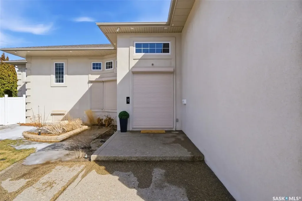 3270 Windsor Park Crescent Regina SK S4V 3B2
