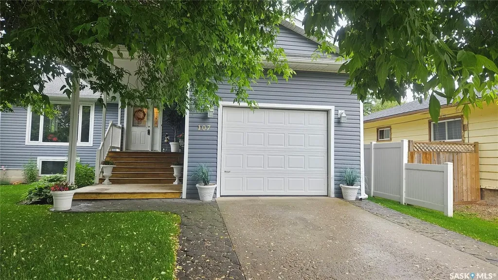107 3rd Street S Wakaw SK S0K 4P0