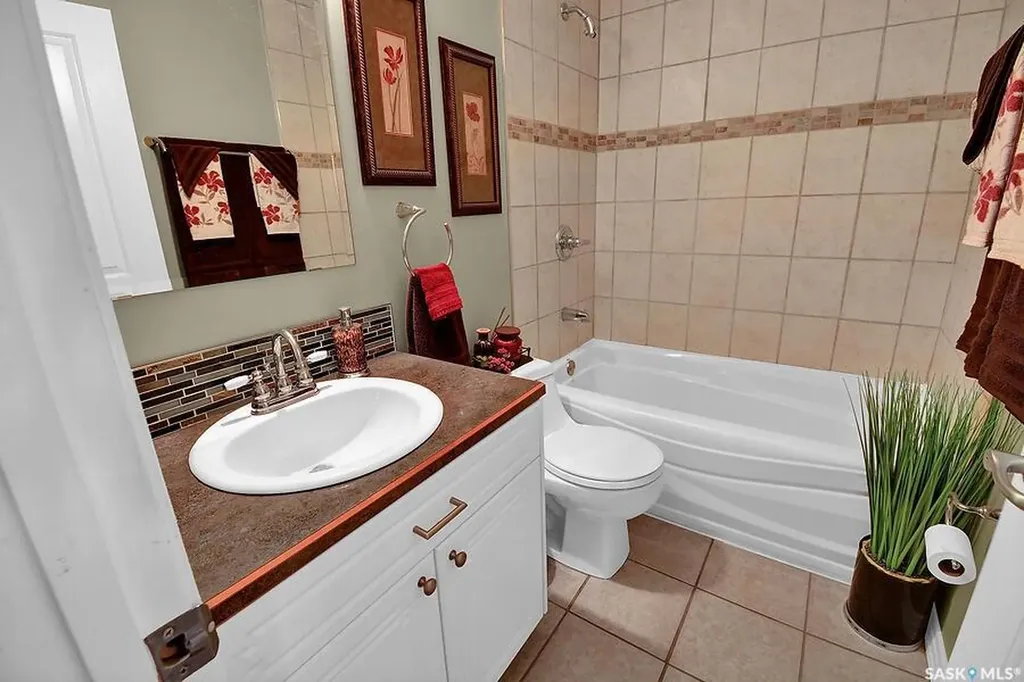 107 3rd Street S Wakaw SK S0K 4P0