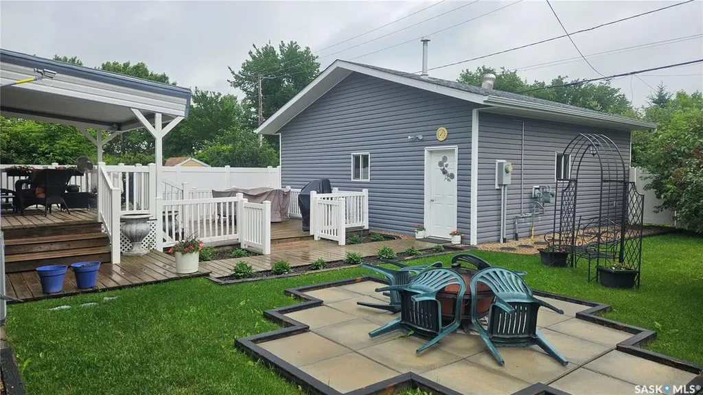 107 3rd Street S Wakaw SK S0K 4P0