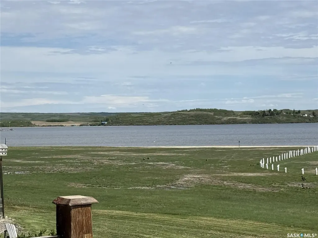 722 Aqualane Avenue Aquadeo SK S0M 1E0