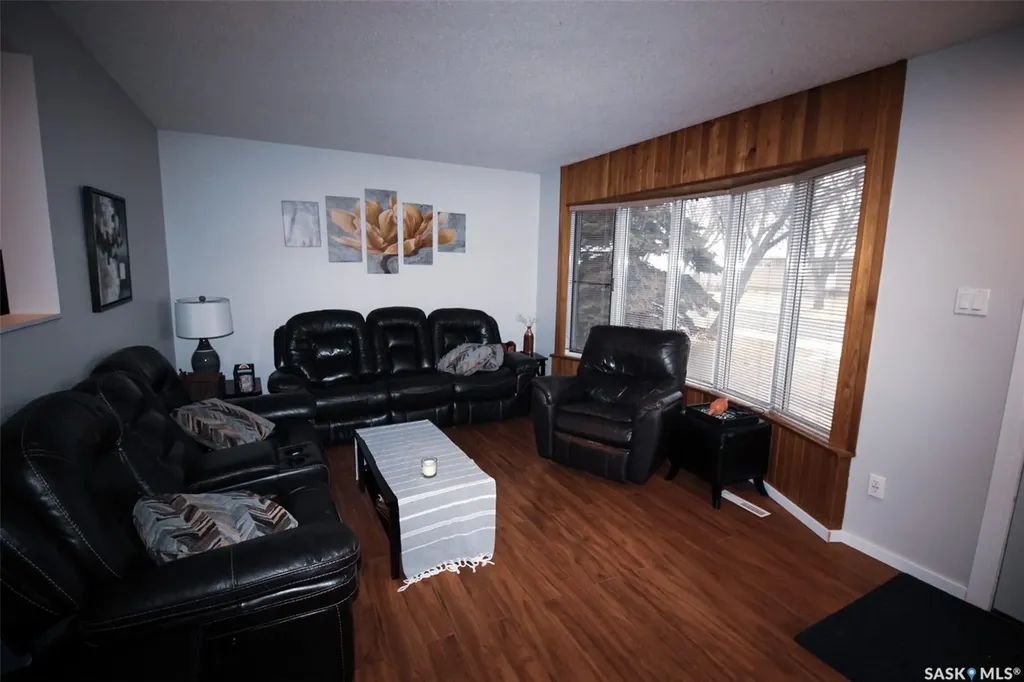 851 2nd Street E Shaunavon SK S0N 2M0
