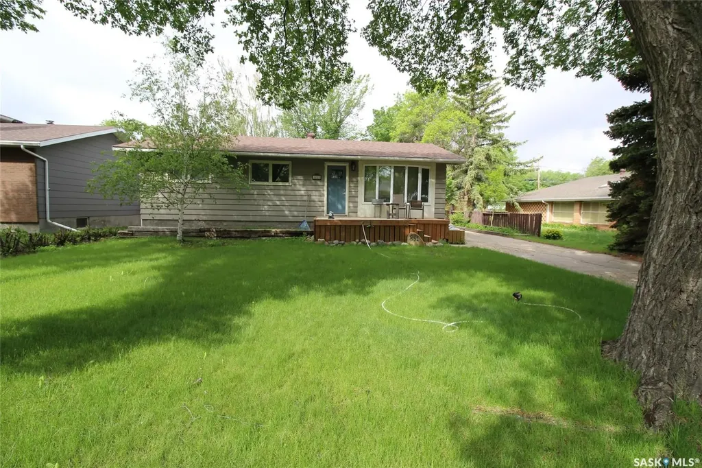 851 2nd Street E Shaunavon SK S0N 2M0