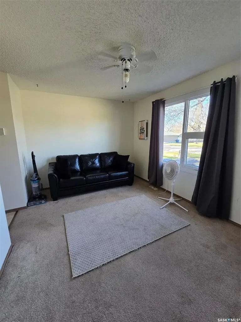 415 Calgary Street Broadview SK S0G 0K0