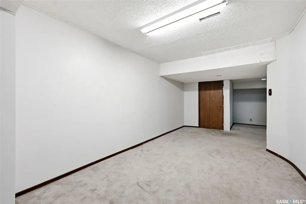 30 Dalhousie Way Regina SK S4V 0A2