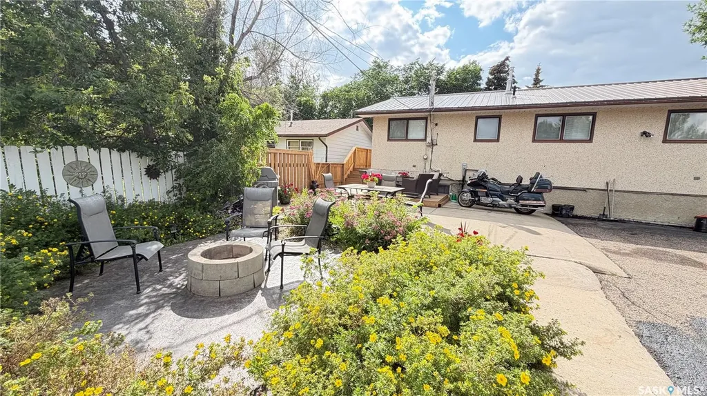 202 Herbert Street Maple Creek SK S0N 1N0