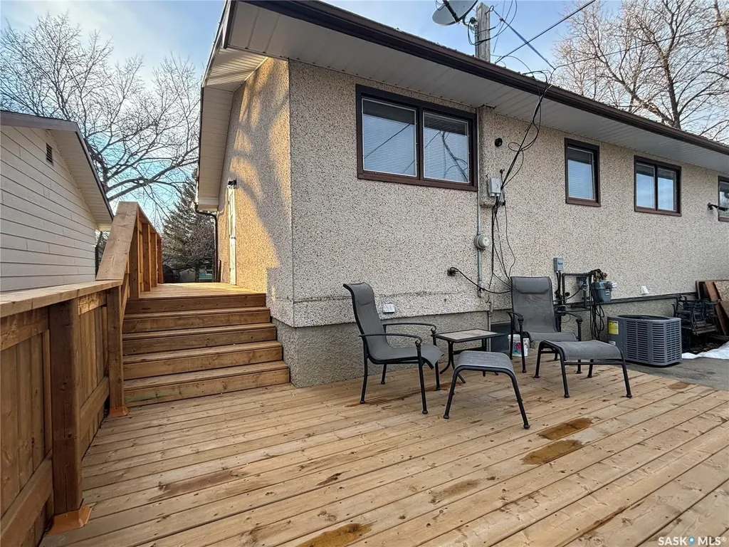202 Herbert Street Maple Creek SK S0N 1N0