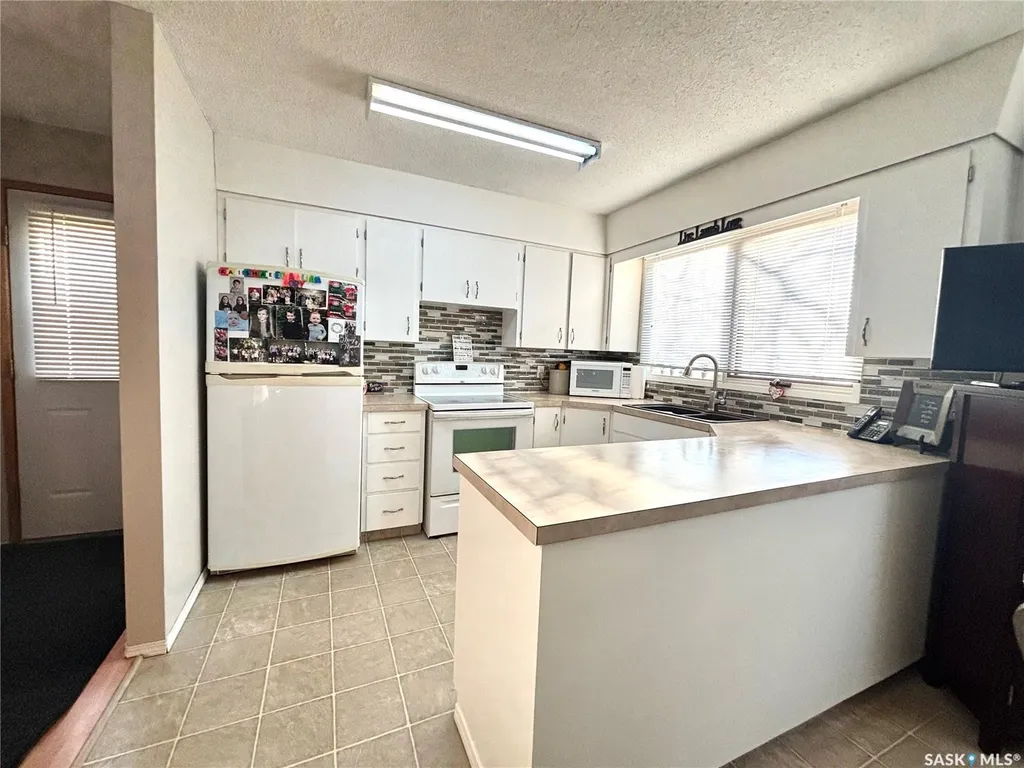 202 Herbert Street Maple Creek SK S0N 1N0