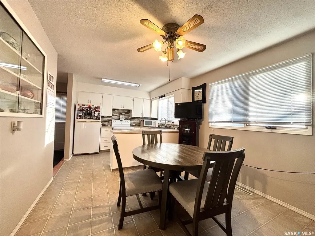 202 Herbert Street Maple Creek SK S0N 1N0