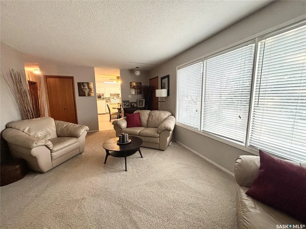 202 Herbert Street Maple Creek SK S0N 1N0