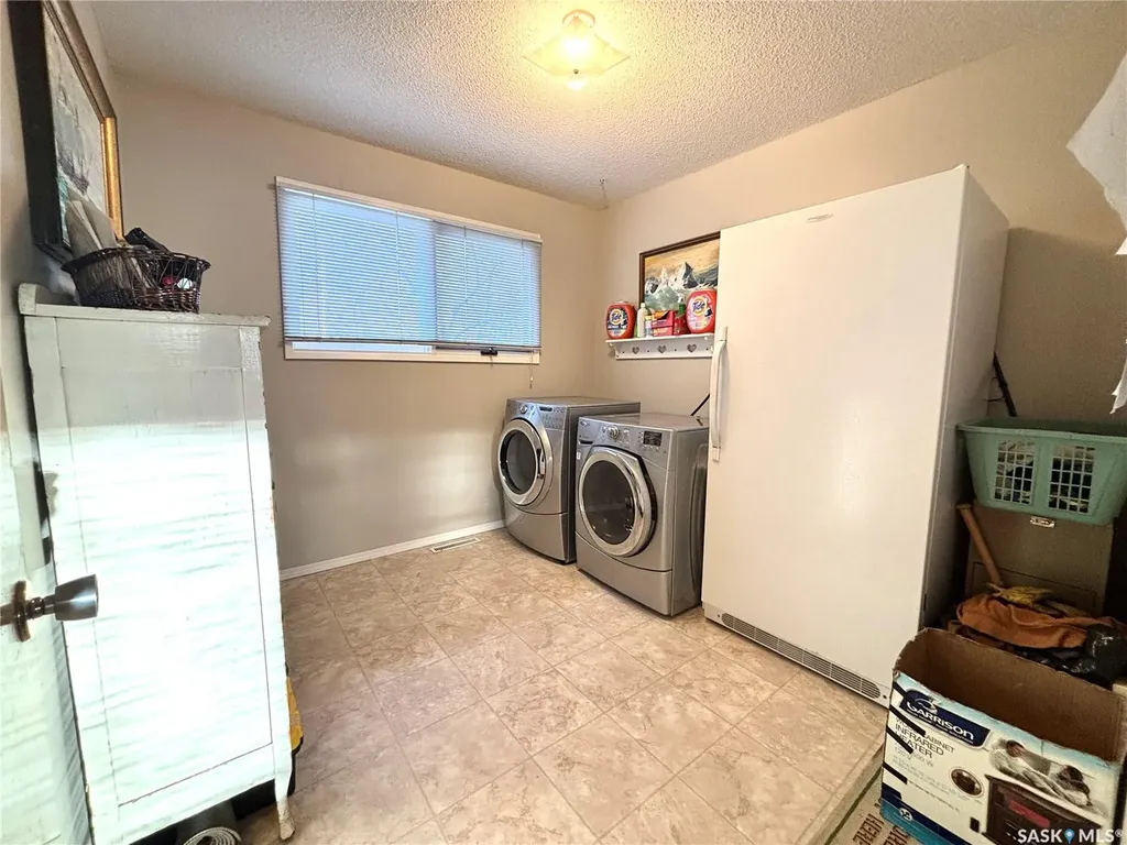 202 Herbert Street Maple Creek SK S0N 1N0