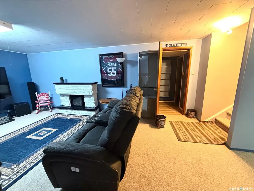 202 Herbert Street Maple Creek SK S0N 1N0