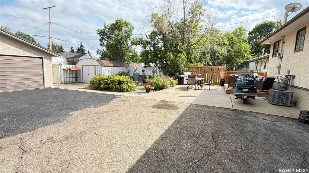 202 Herbert Street Maple Creek SK S0N 1N0