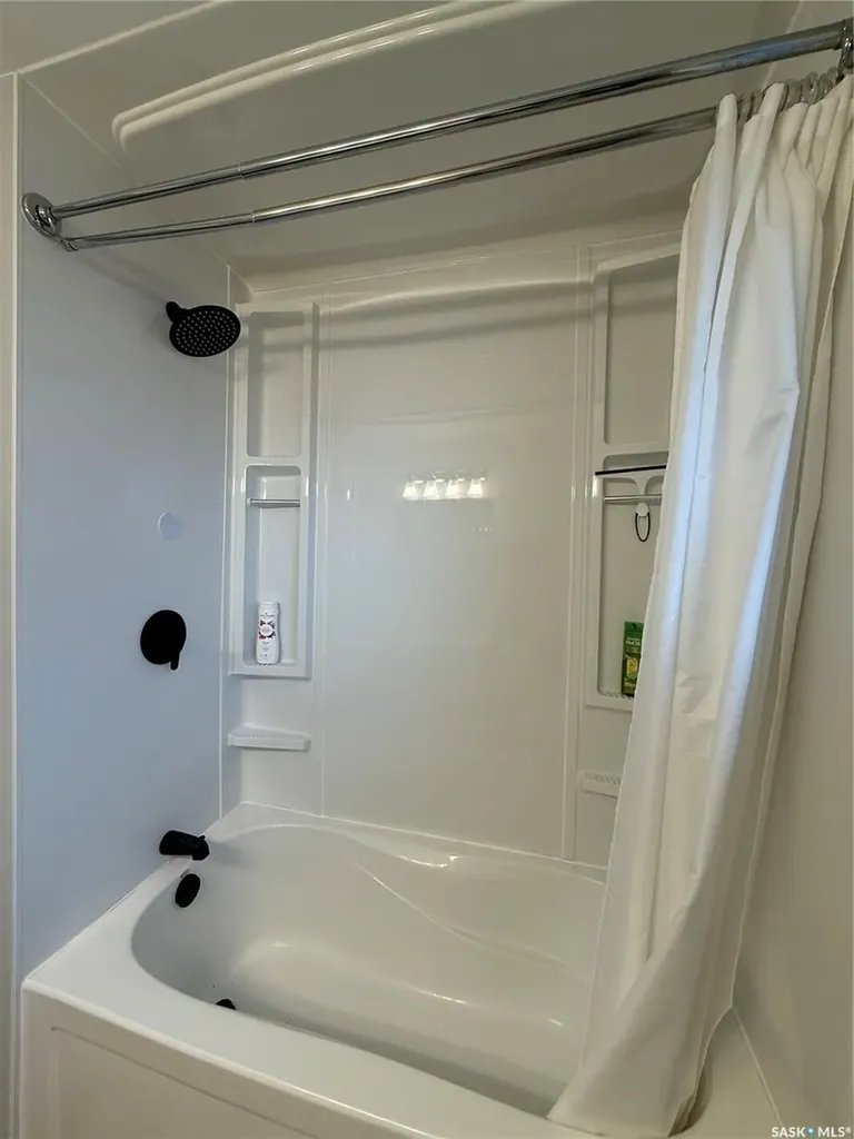 801 Lorne Street W Swift Current SK S9H 0J8