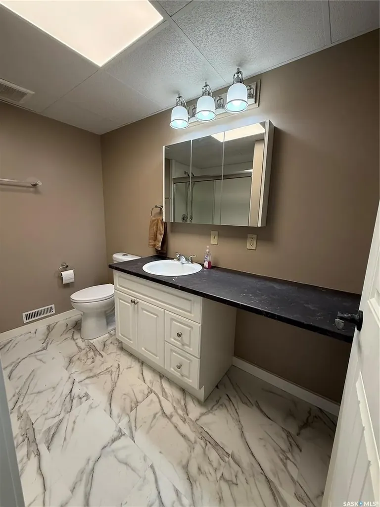 801 Lorne Street W Swift Current SK S9H 0J8