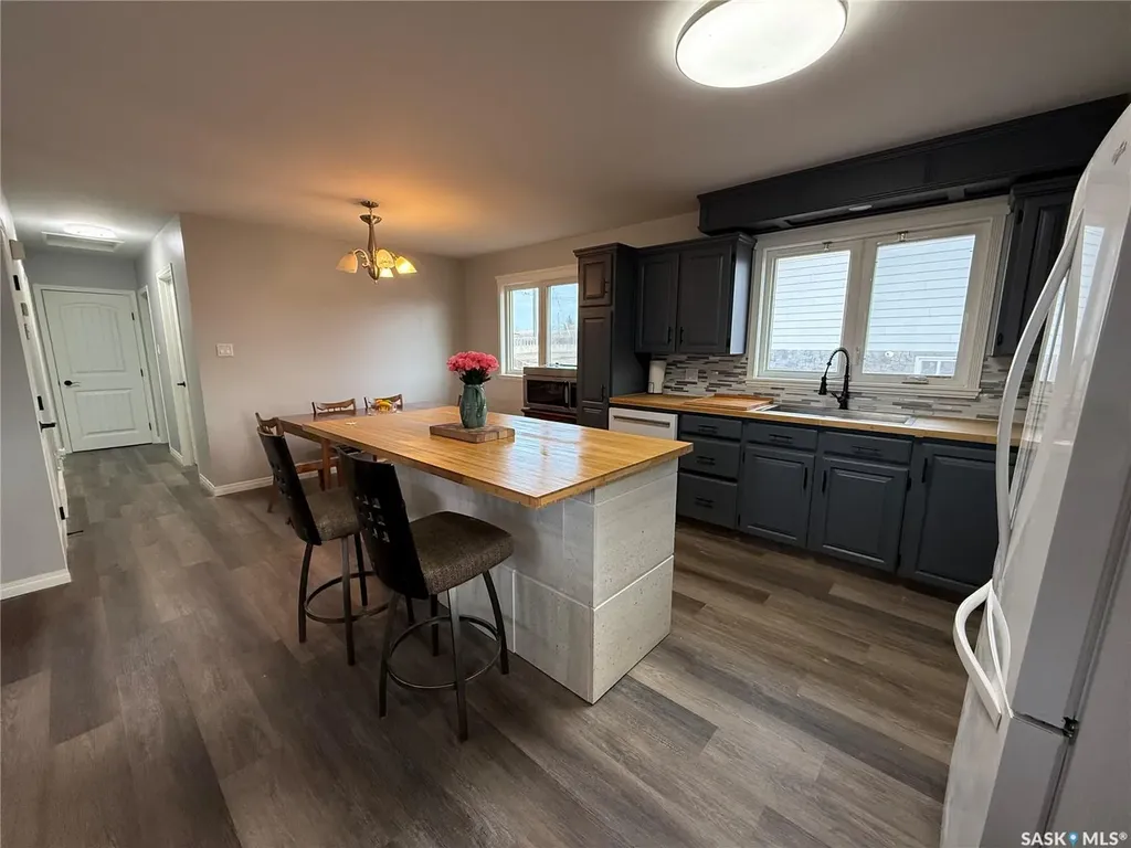 801 Lorne Street W Swift Current SK S9H 0J8