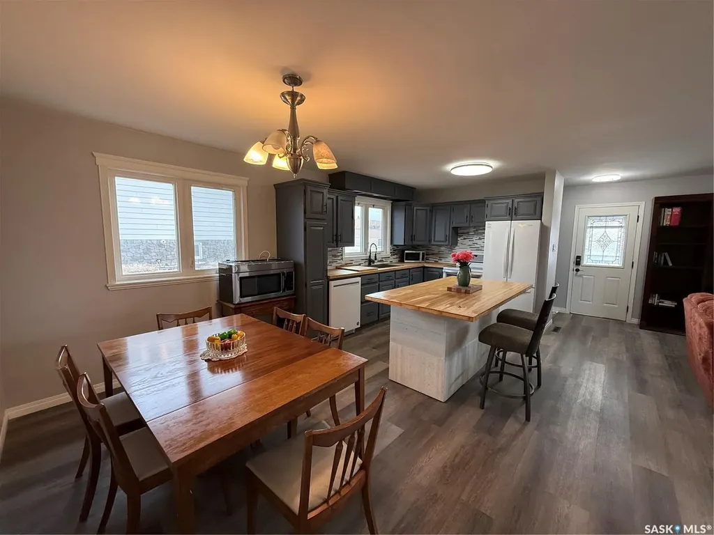 801 Lorne Street W Swift Current SK S9H 0J8