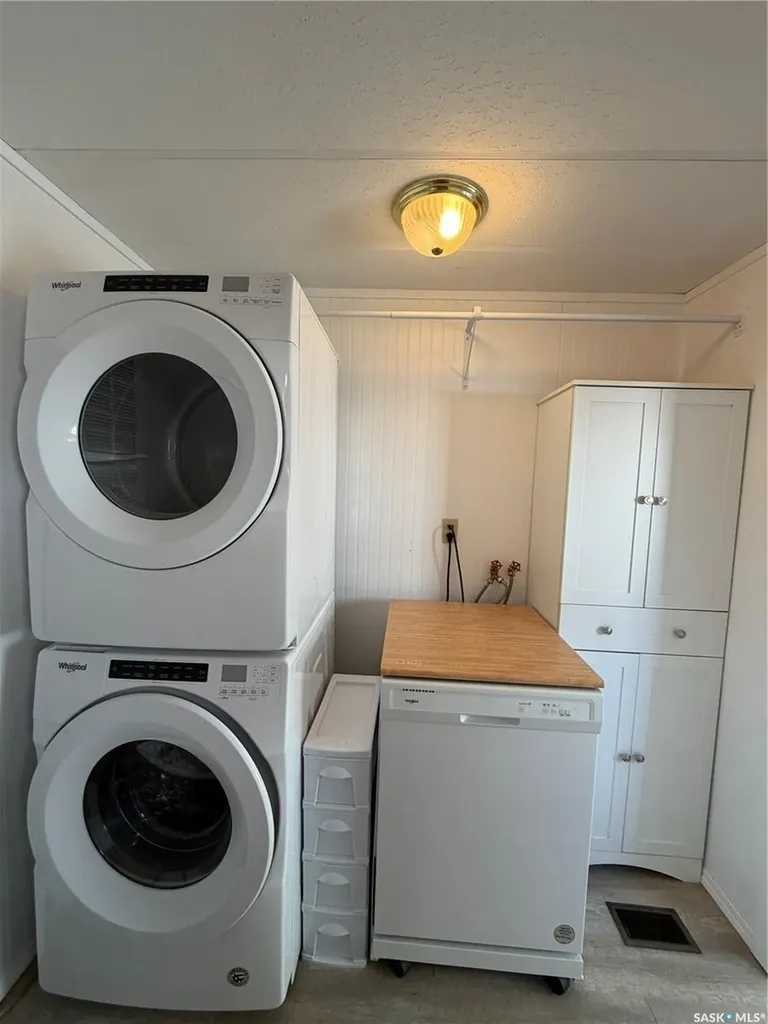 212 Charles Street Stewart Valley SK S0N 2P0
