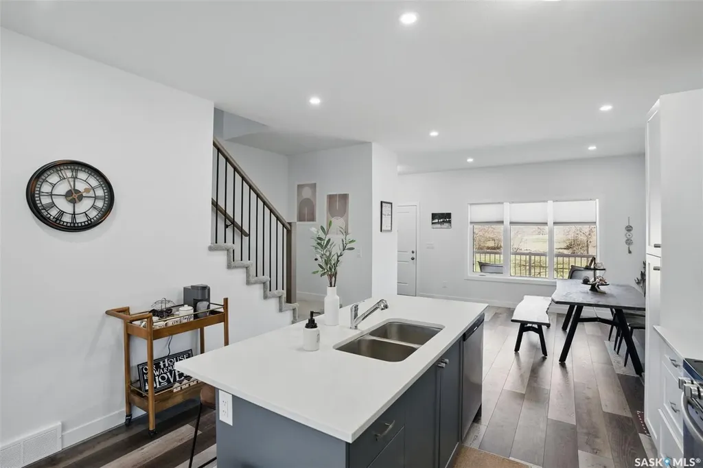 421 L Avenue S Saskatoon SK S7M 5Y6