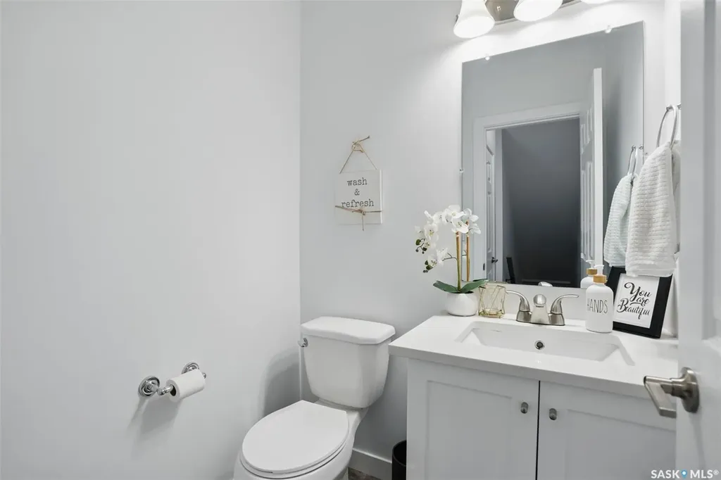 421 L Avenue S Saskatoon SK S7M 5Y6