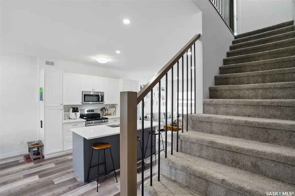 421 L Avenue S Saskatoon SK S7M 5Y6