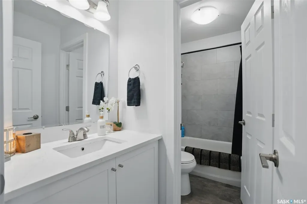 421 L Avenue S Saskatoon SK S7M 5Y6
