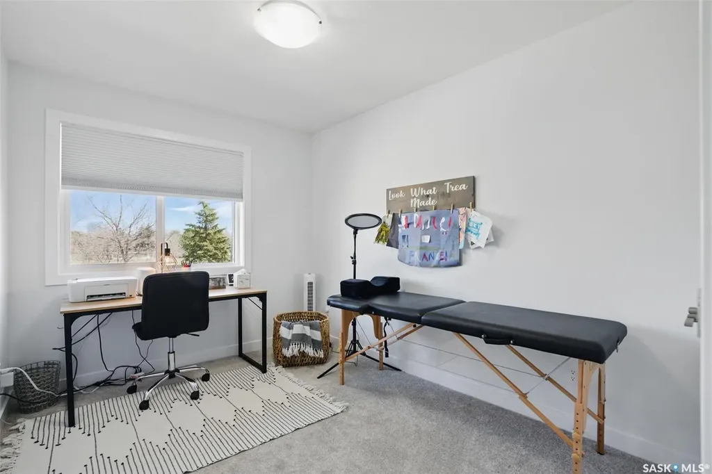 421 L Avenue S Saskatoon SK S7M 5Y6