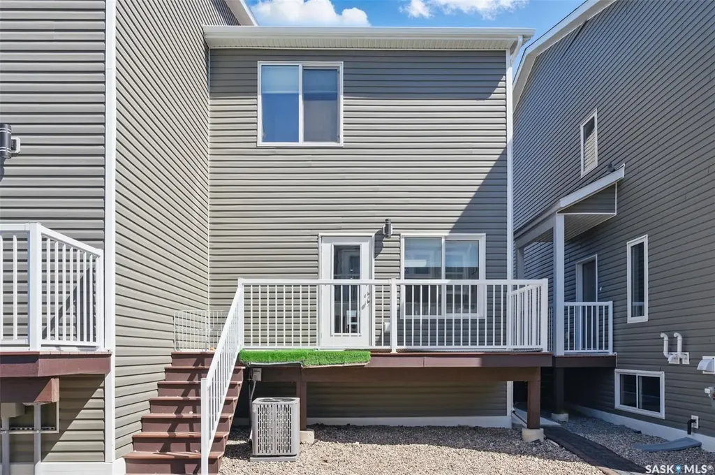 421 L Avenue S Saskatoon SK S7M 5Y6