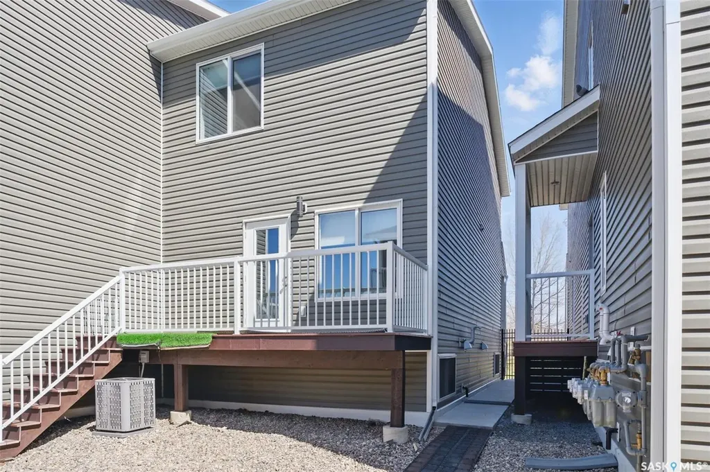 421 L Avenue S Saskatoon SK S7M 5Y6