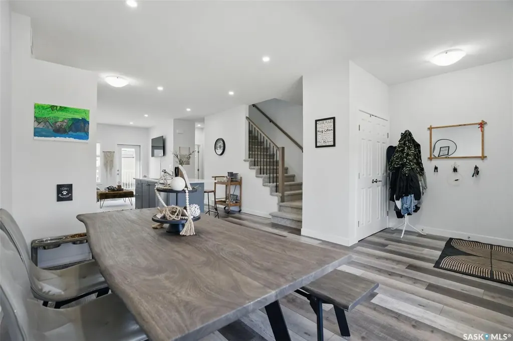 421 L Avenue S Saskatoon SK S7M 5Y6