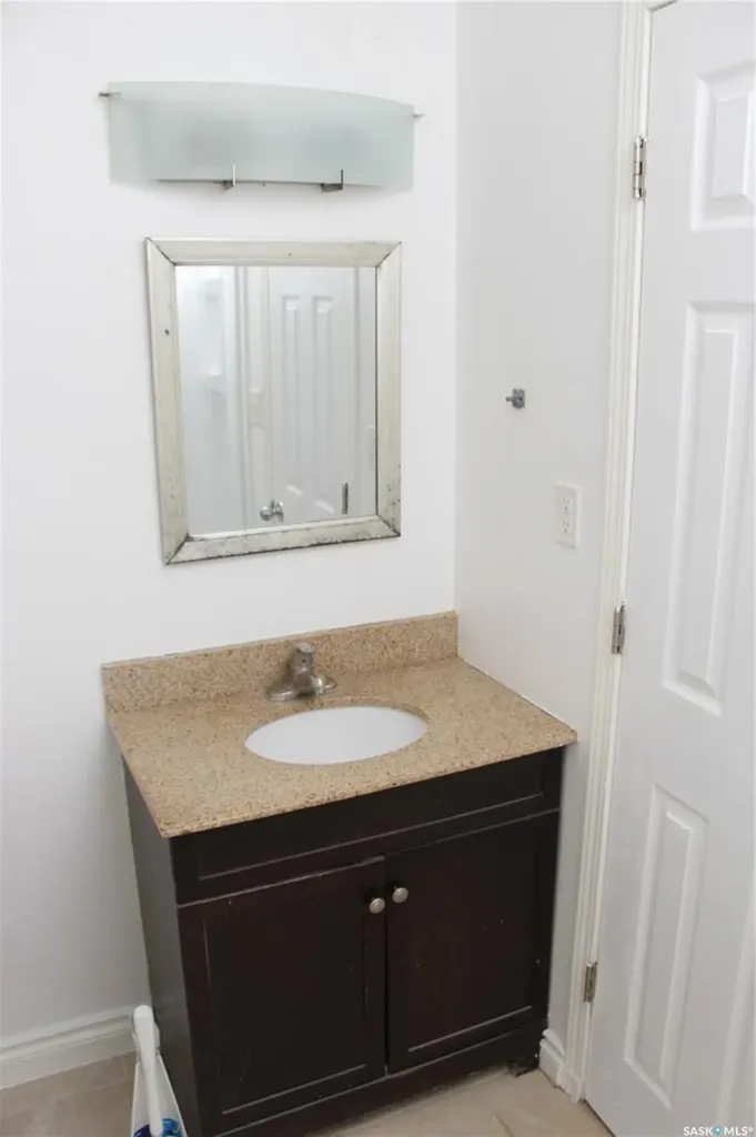 3007 Dewdney Avenue Regina SK S4T 0Y3