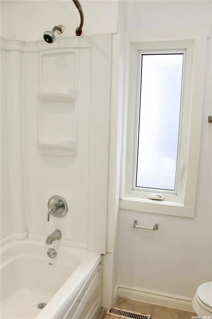 3007 Dewdney Avenue Regina SK S4T 0Y3