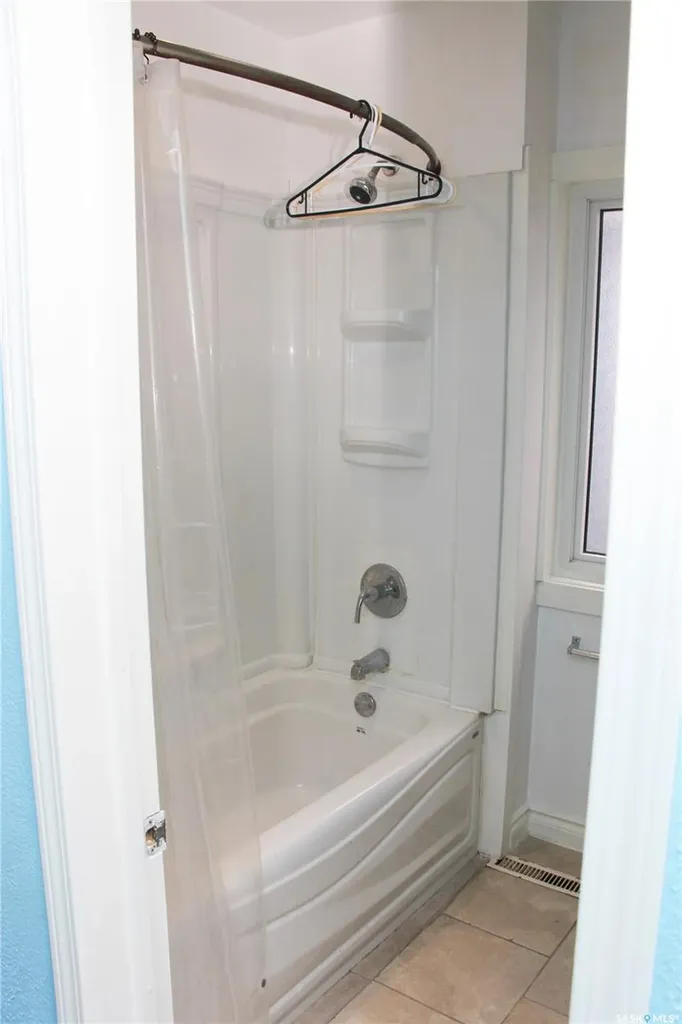 3007 Dewdney Avenue Regina SK S4T 0Y3