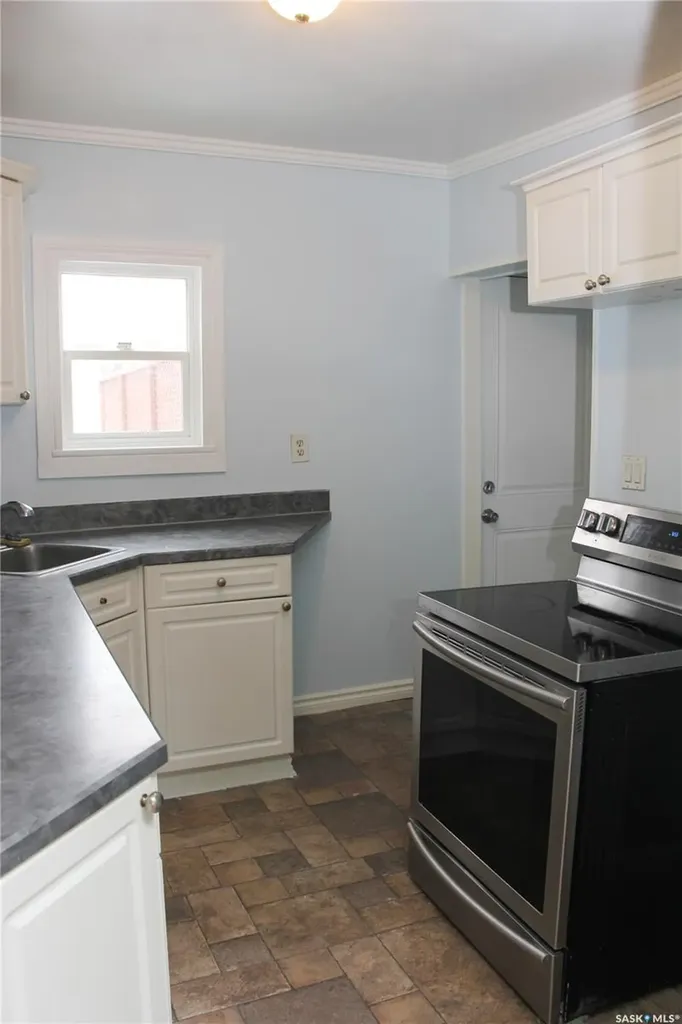3007 Dewdney Avenue Regina SK S4T 0Y3