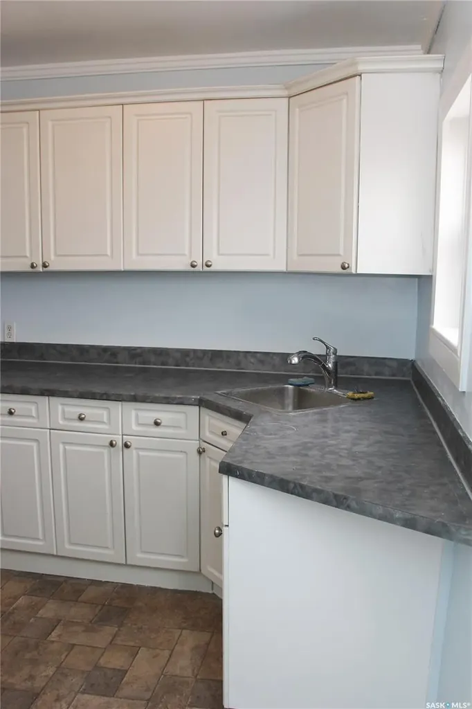 3007 Dewdney Avenue Regina SK S4T 0Y3