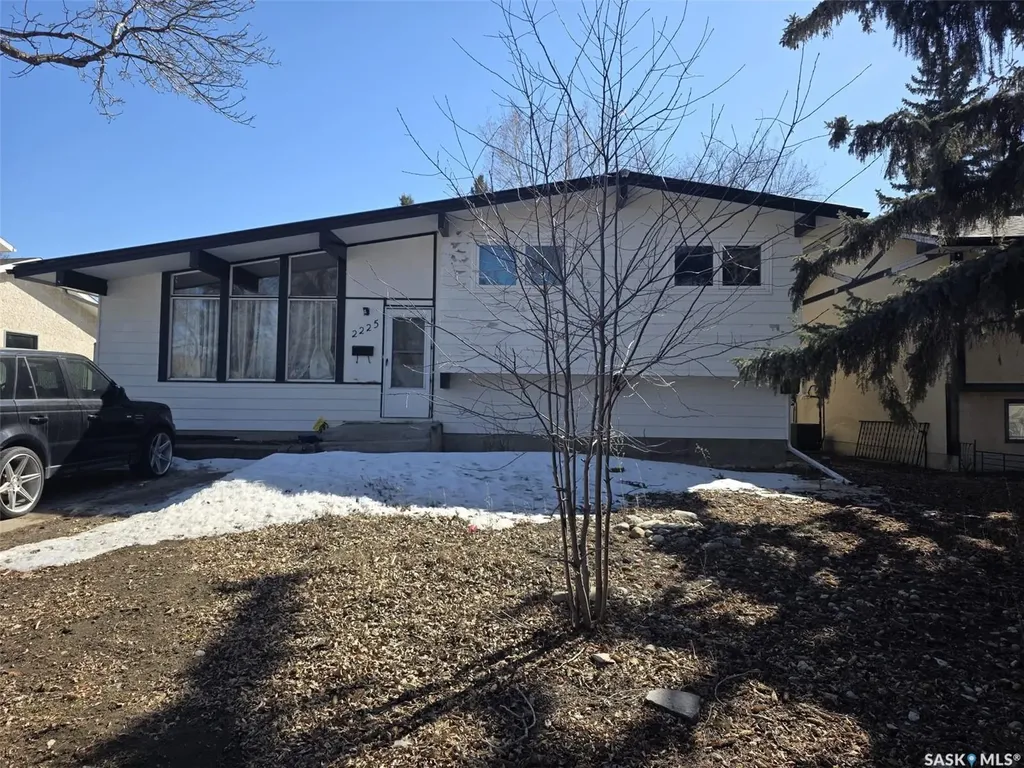 2225 Bedford Avenue E Regina SK S4N 0H1