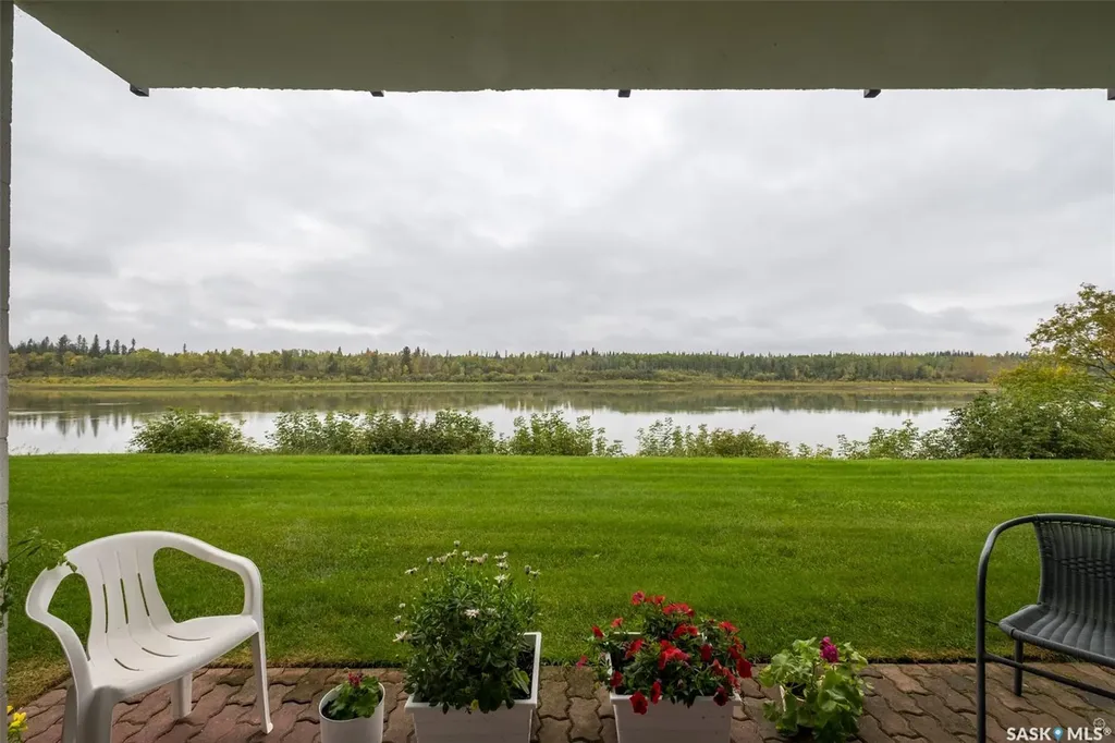 516 River Street E Prince Albert SK S6V 0A6
