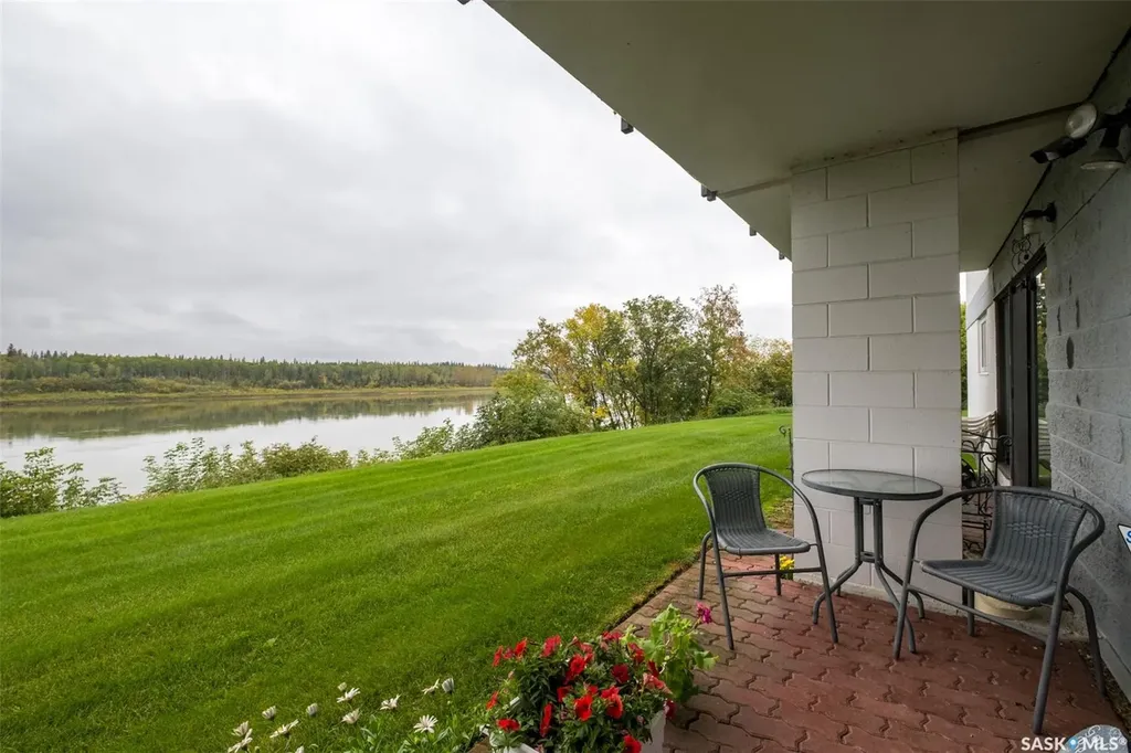 516 River Street E Prince Albert SK S6V 0A6