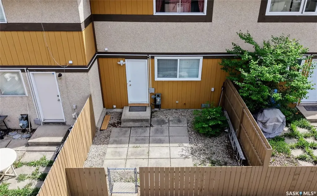 6 Mackenzie Mews Regina SK S4N 5M5