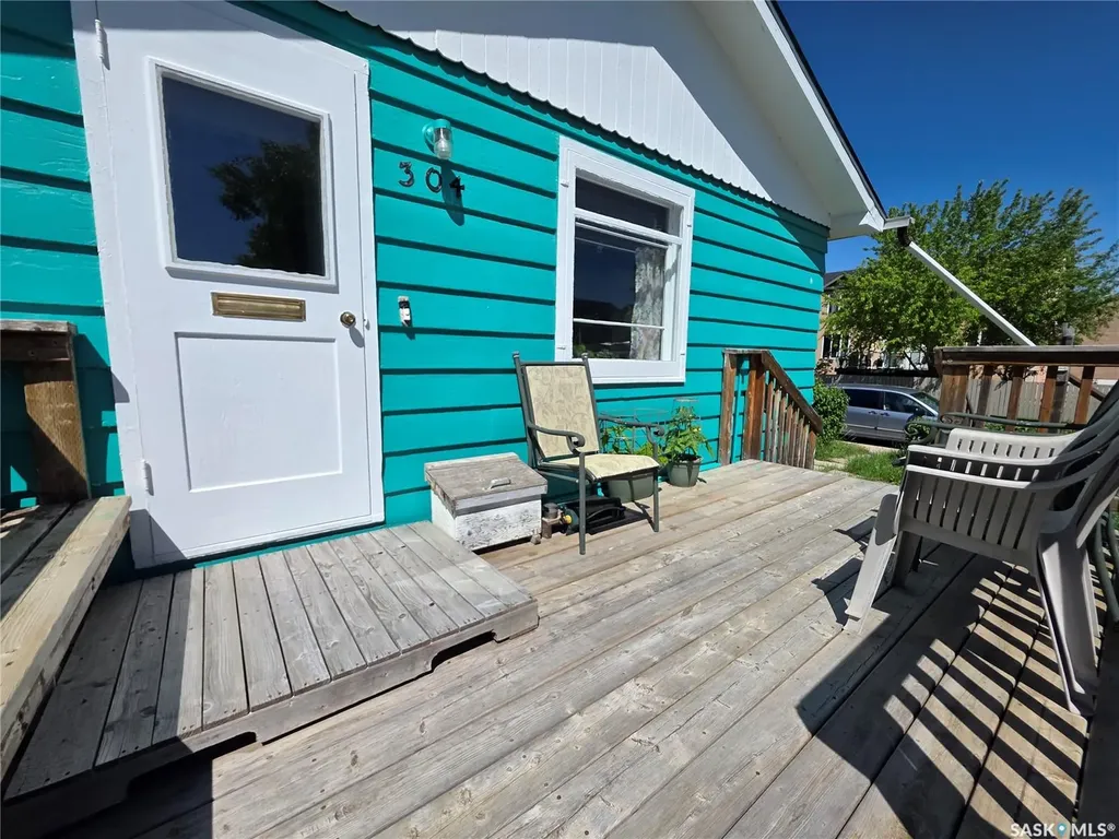 304 7th Avenue SE Swift Current SK S9H 3P7