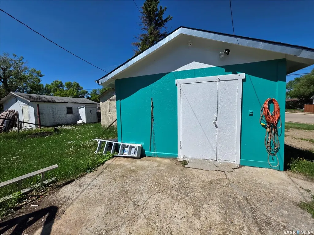 304 7th Avenue SE Swift Current SK S9H 3P7