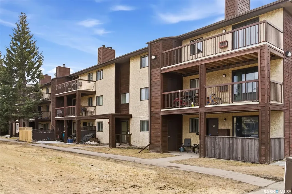 35 Alport Crescent Regina SK S4R 8C6