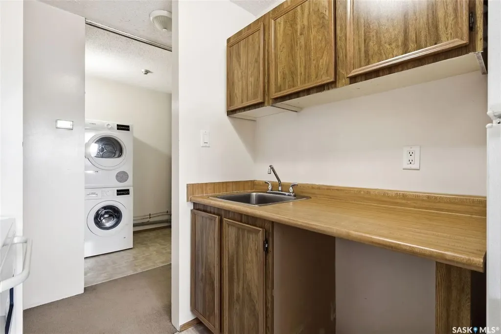 35 Alport Crescent Regina SK S4R 8C6