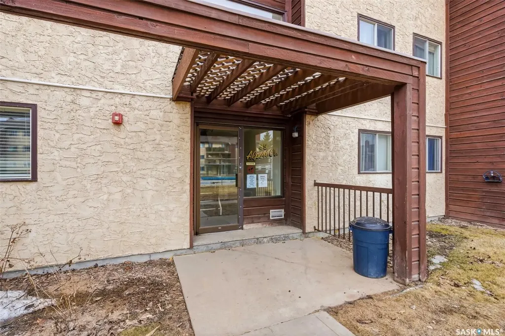 35 Alport Crescent Regina SK S4R 8C6