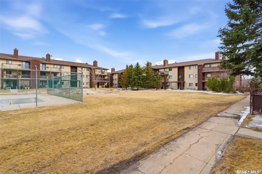 35 Alport Crescent Regina SK S4R 8C6